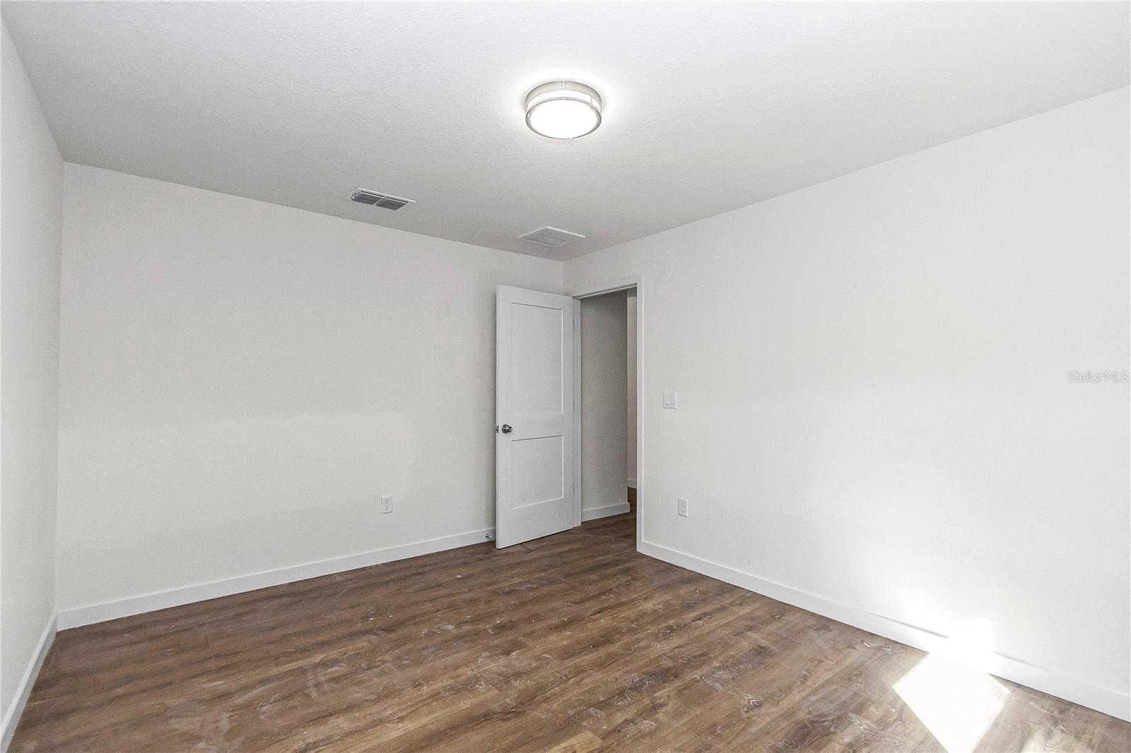 Image 23 of 40 For 6951 151st Loop