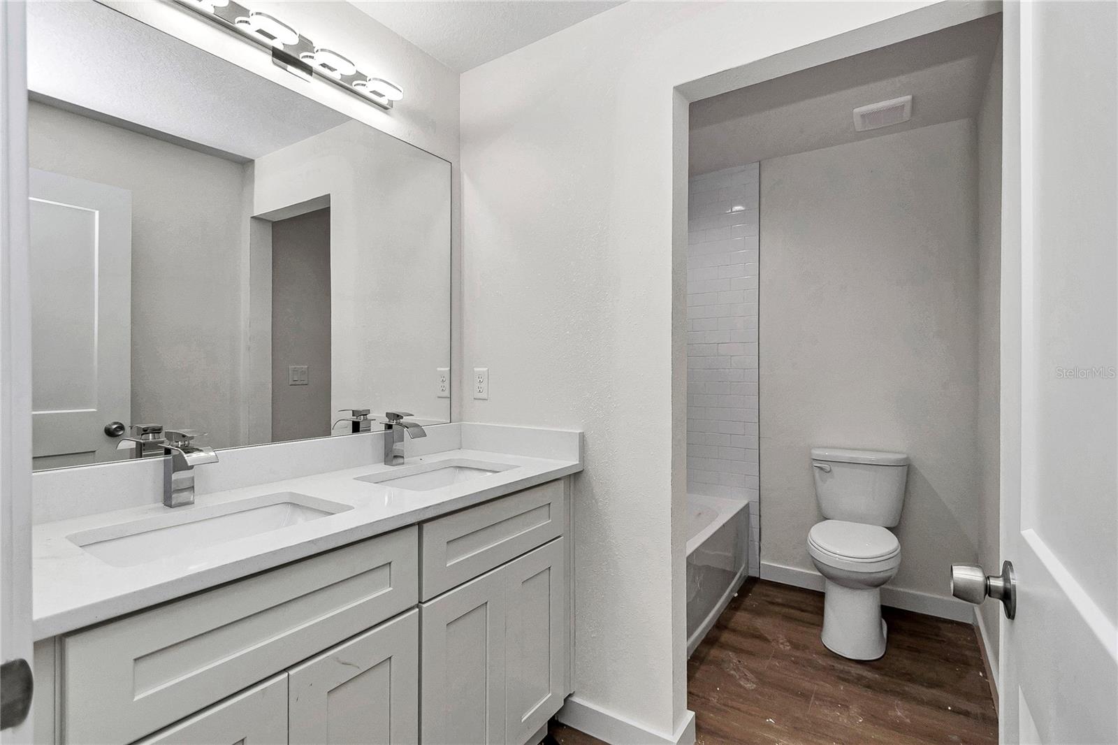 Image 24 of 40 For 6951 151st Loop