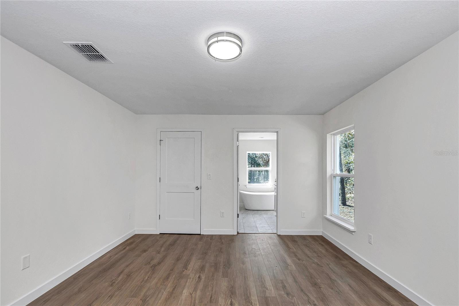 Image 28 of 40 For 6951 151st Loop