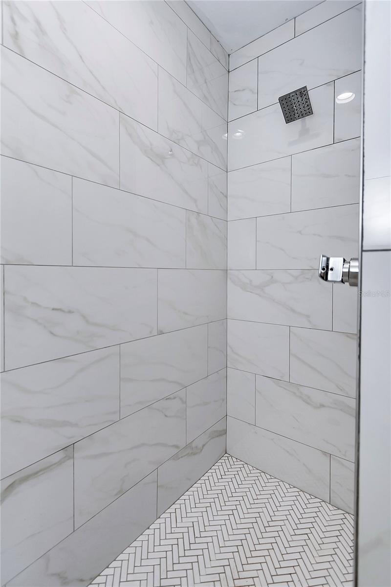 Image 32 of 40 For 6951 151st Loop