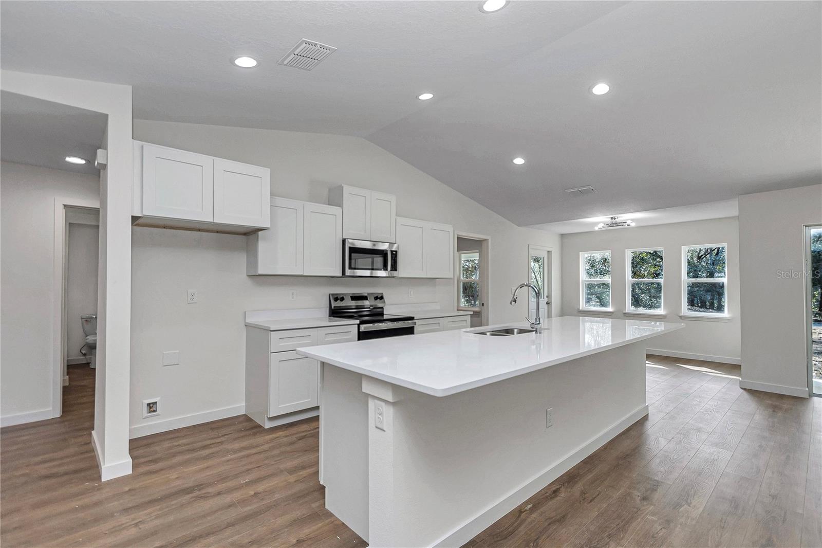 Image 6 of 40 For 6951 151st Loop