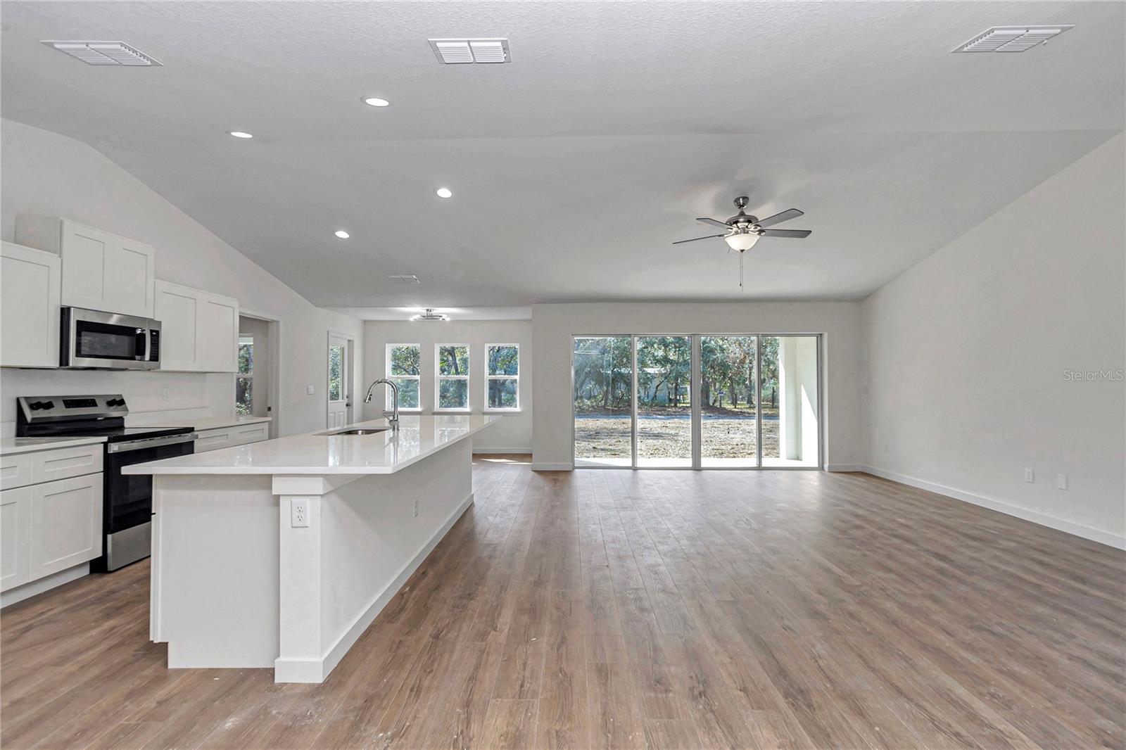 Image 7 of 40 For 6951 151st Loop