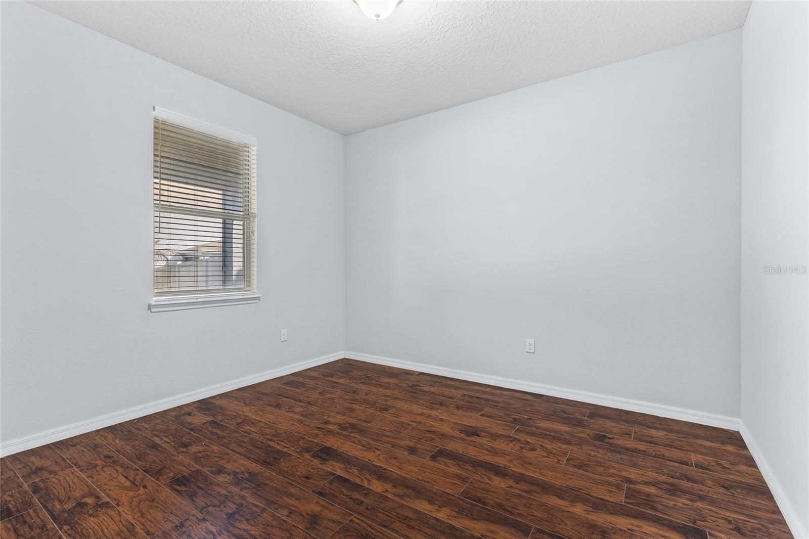 Image 18 of 41 For 14903 Fells Lane