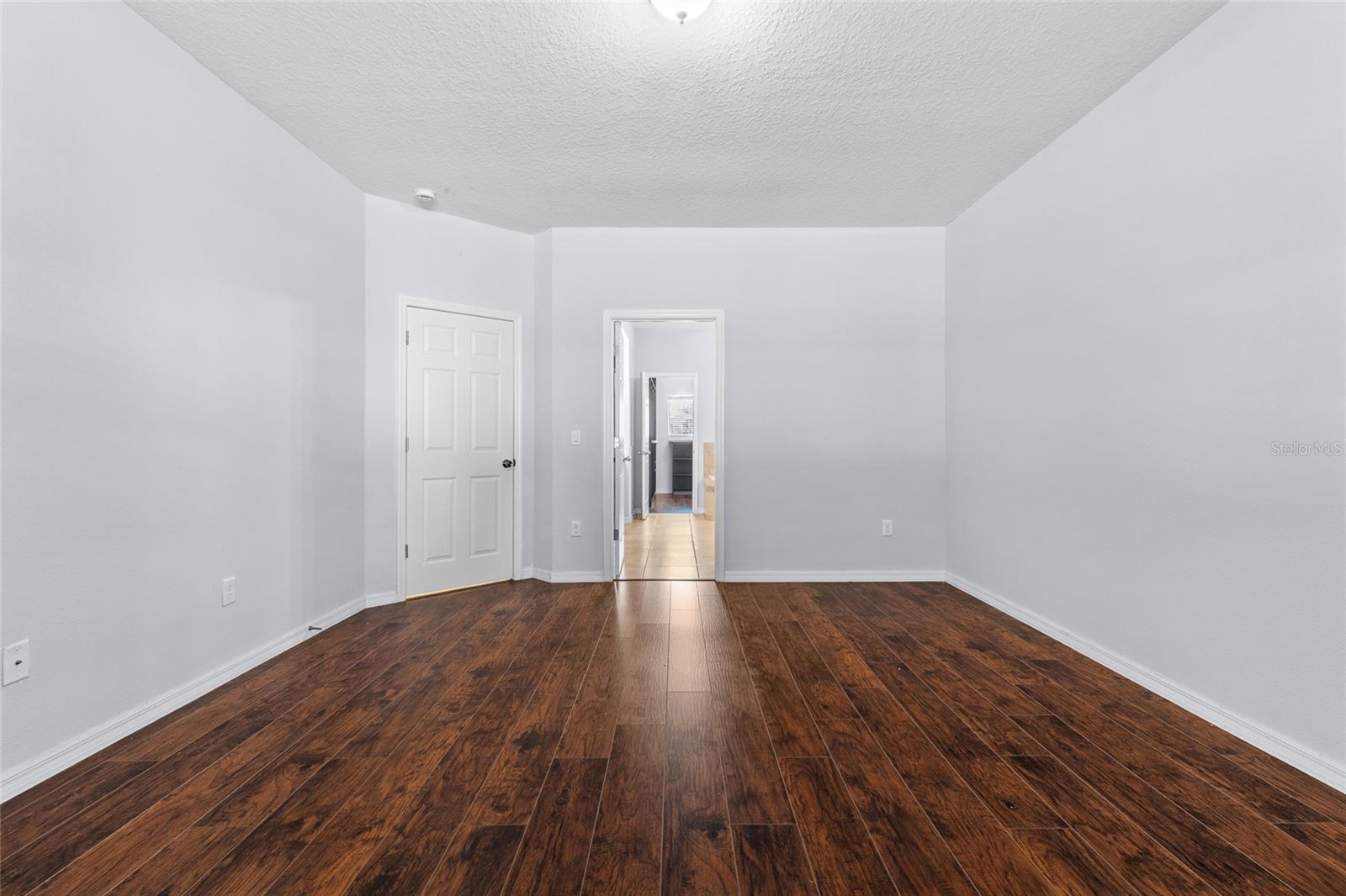 Image 20 of 41 For 14903 Fells Lane