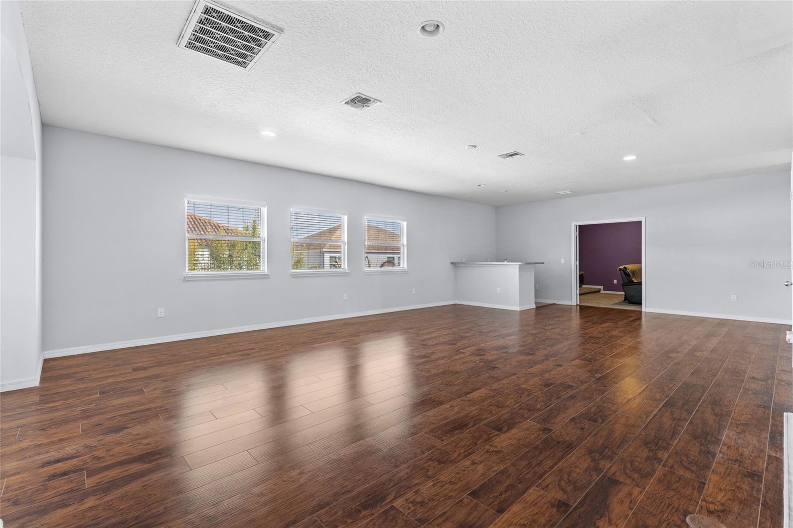 Image 21 of 41 For 14903 Fells Lane