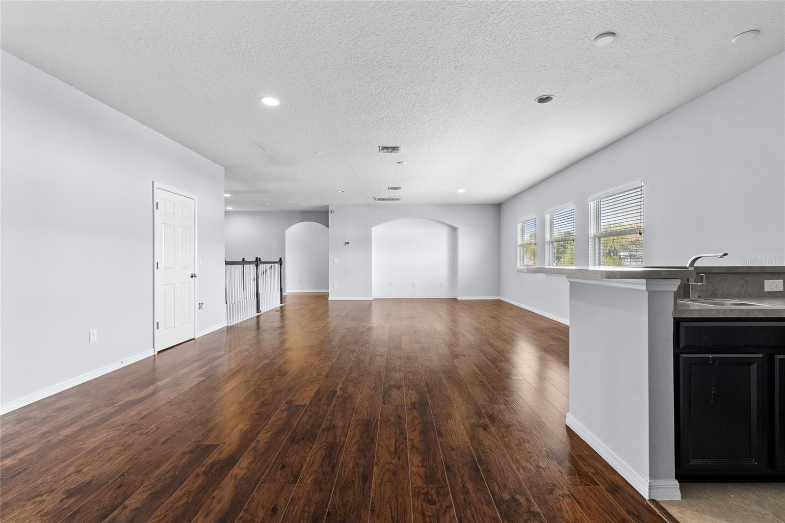 Image 22 of 41 For 14903 Fells Lane