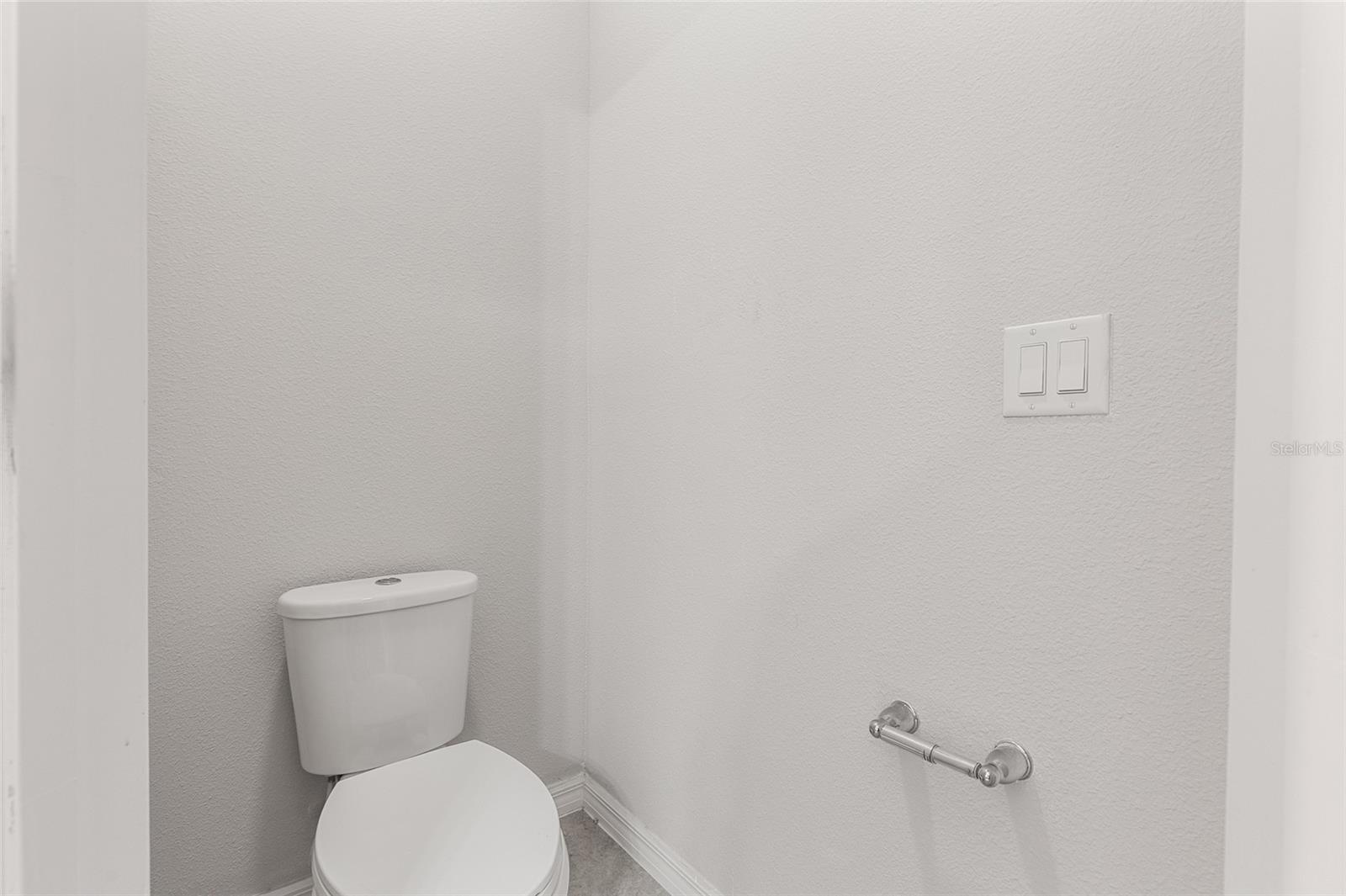 Image 24 of 41 For 14903 Fells Lane