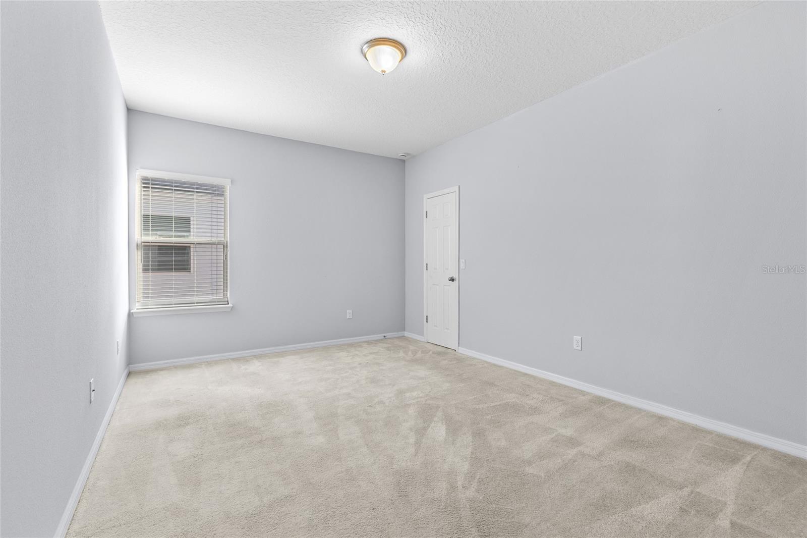 Image 27 of 41 For 14903 Fells Lane