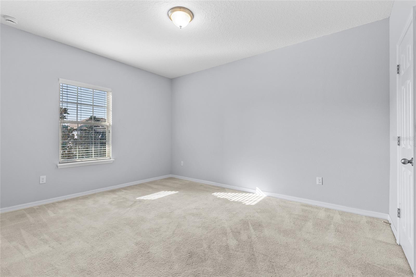 Image 29 of 41 For 14903 Fells Lane