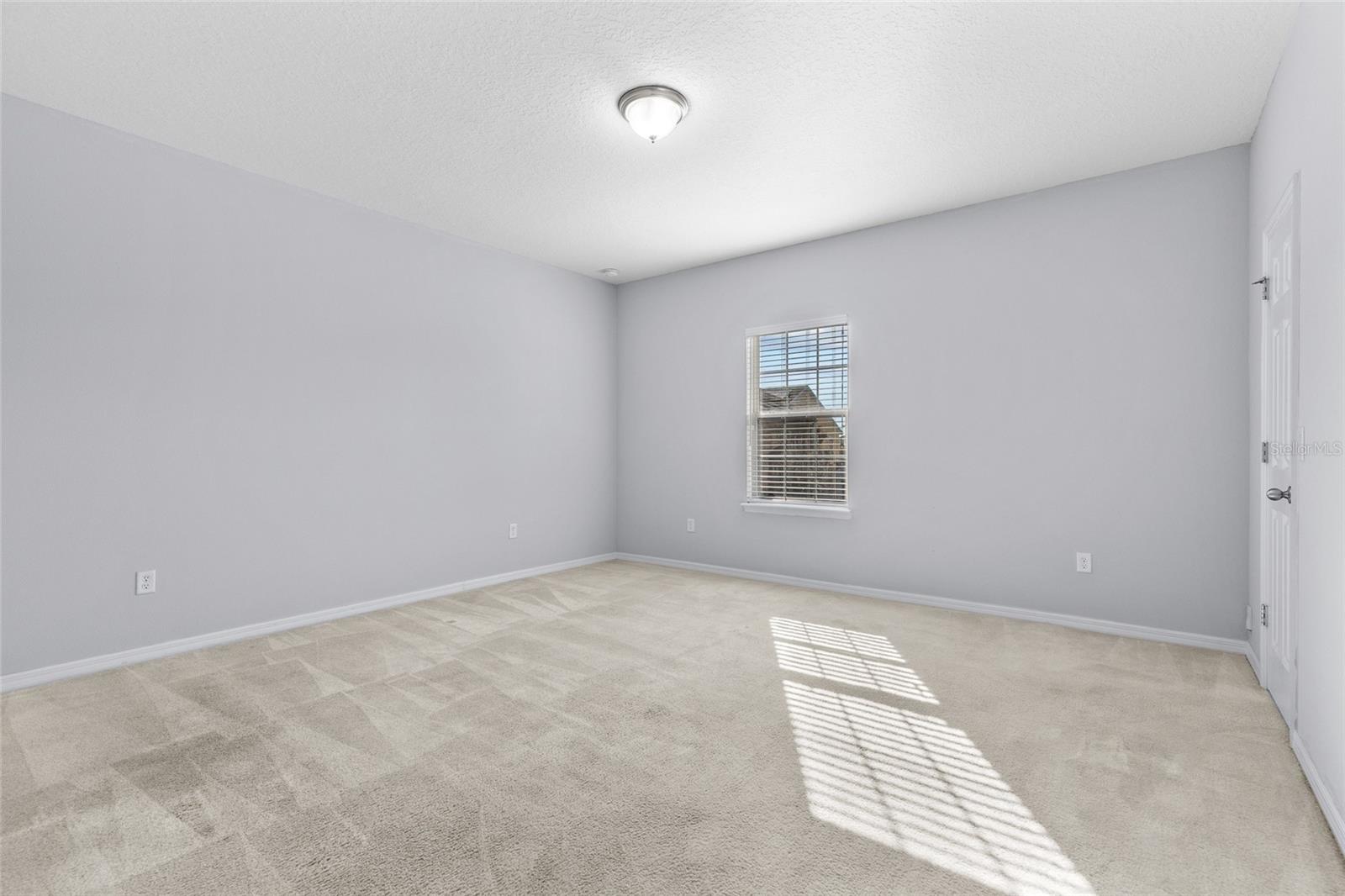 Image 31 of 41 For 14903 Fells Lane