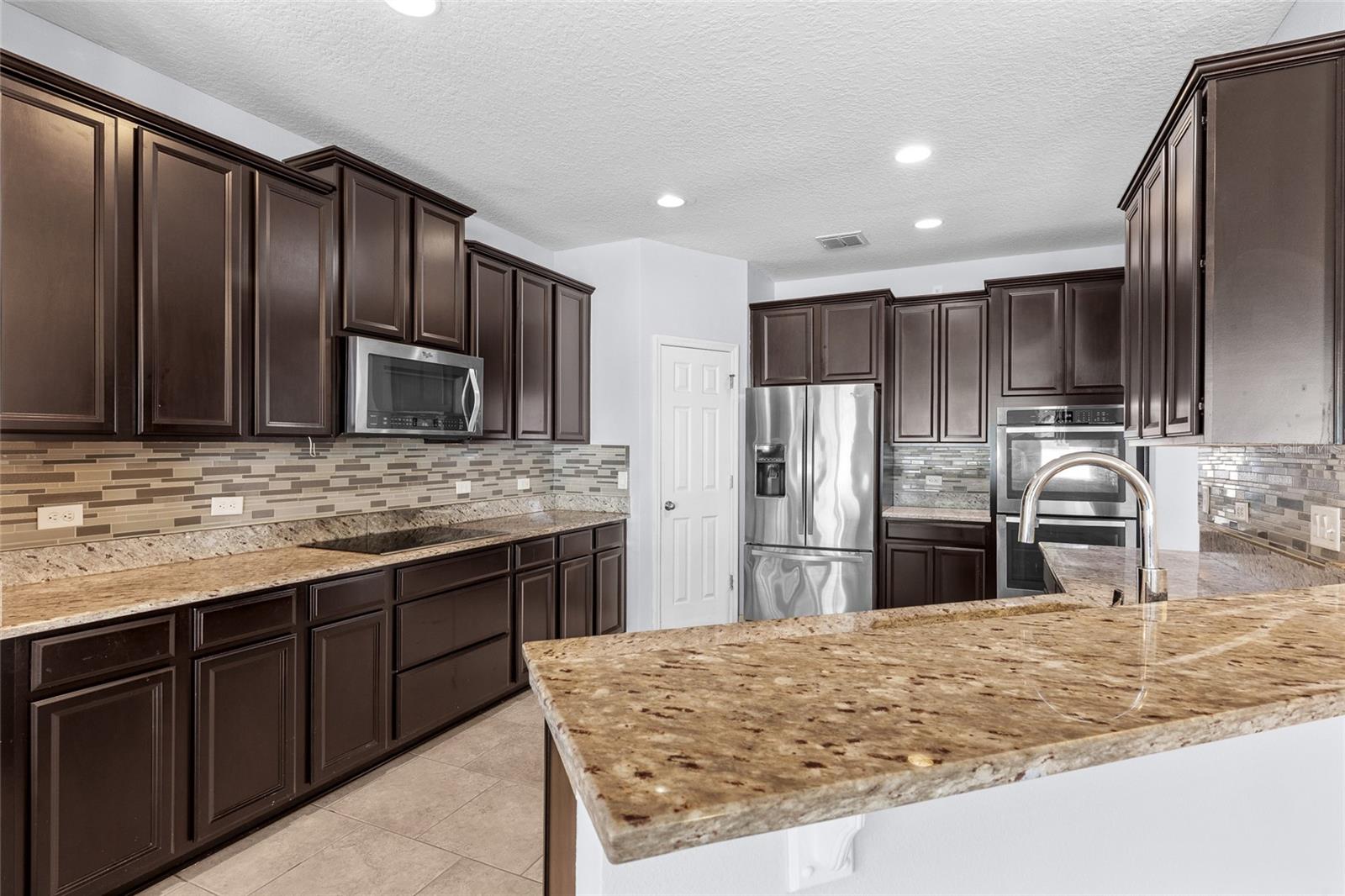 Image 4 of 41 For 14903 Fells Lane