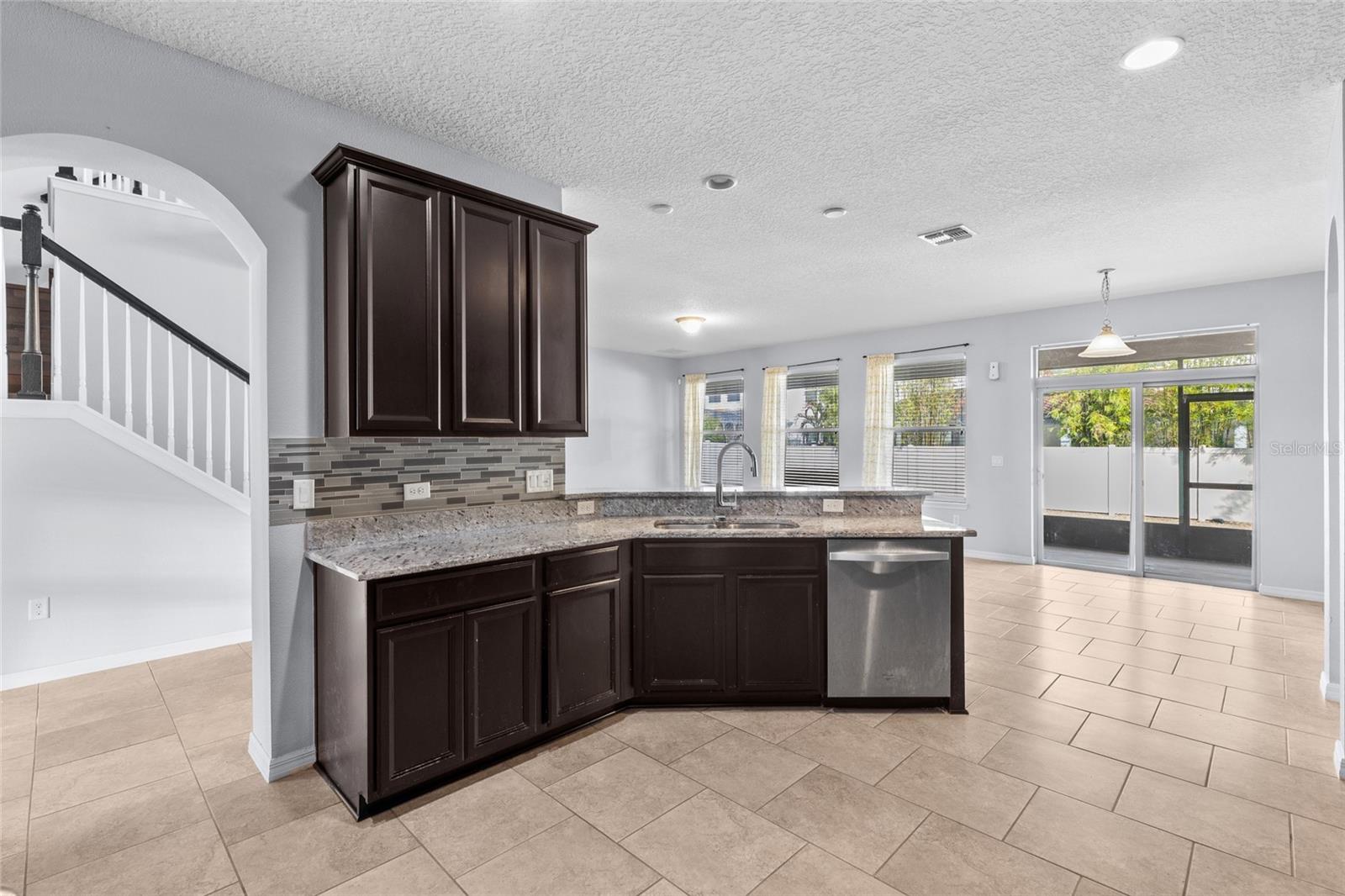 Image 6 of 41 For 14903 Fells Lane