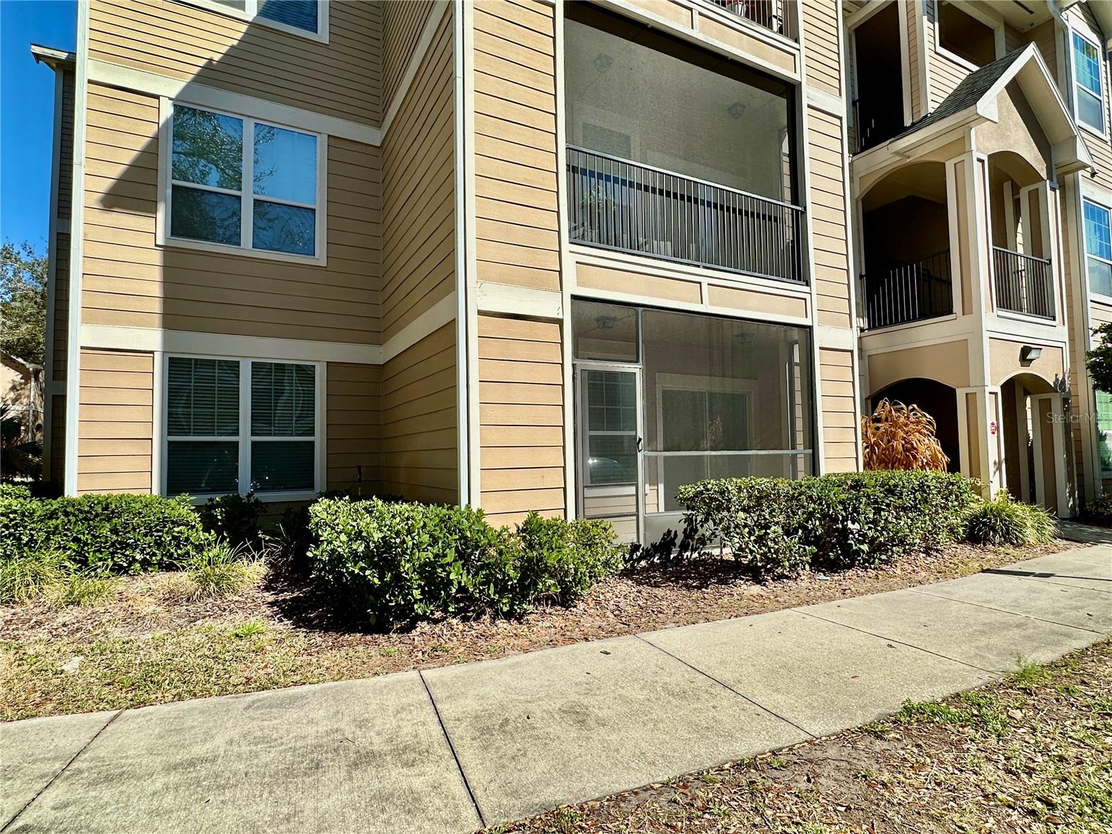 Image 3 of 20 For 1990 Erving Circle 101