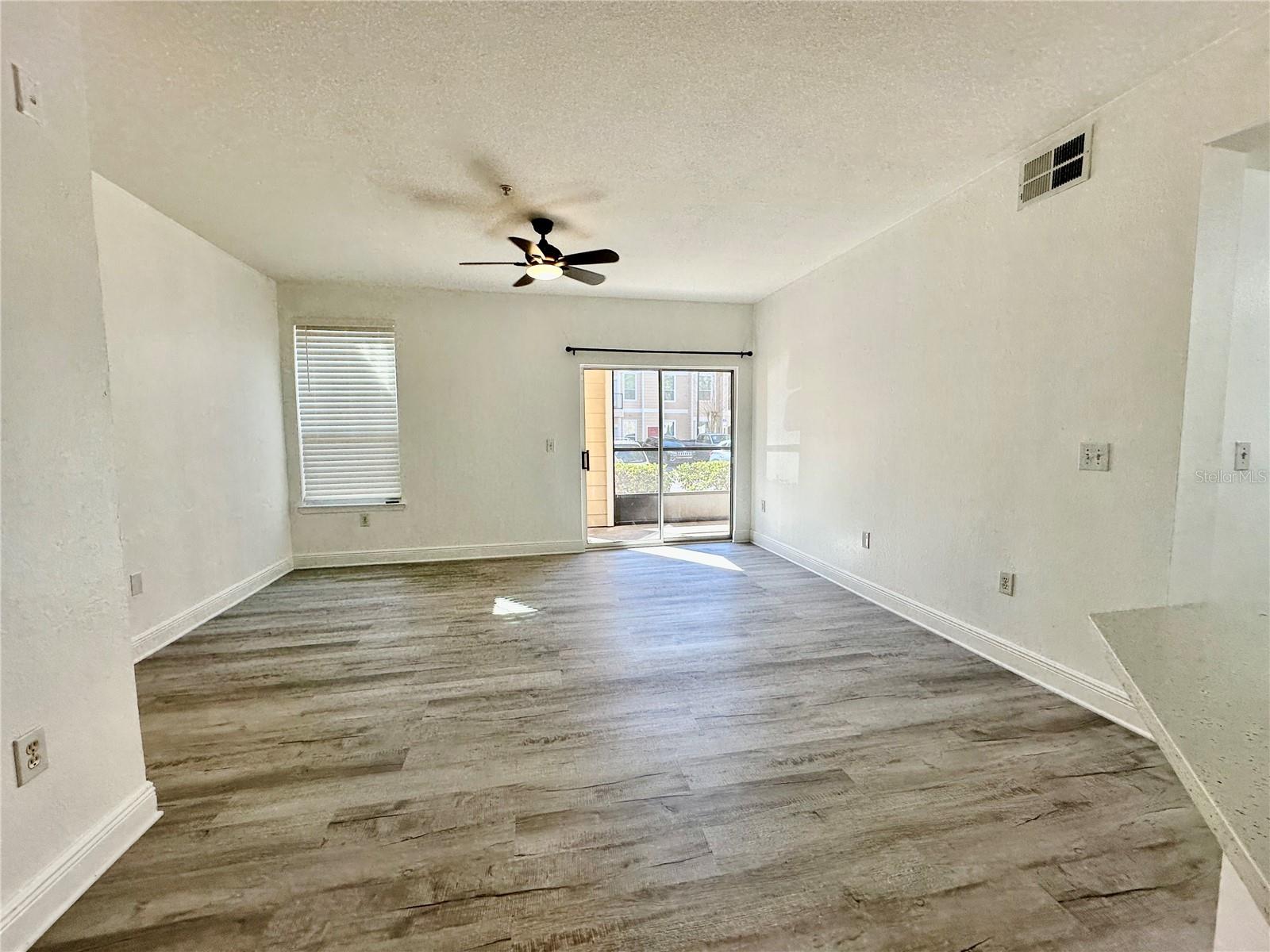 Image 7 of 20 For 1990 Erving Circle 101