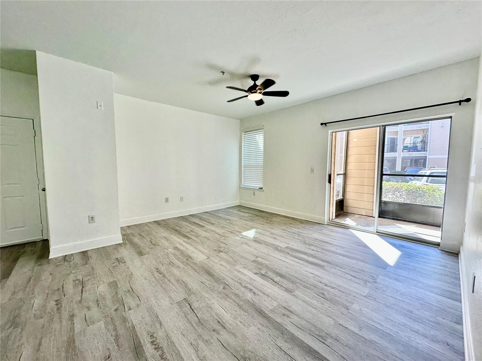 Image 8 of 20 For 1990 Erving Circle 101