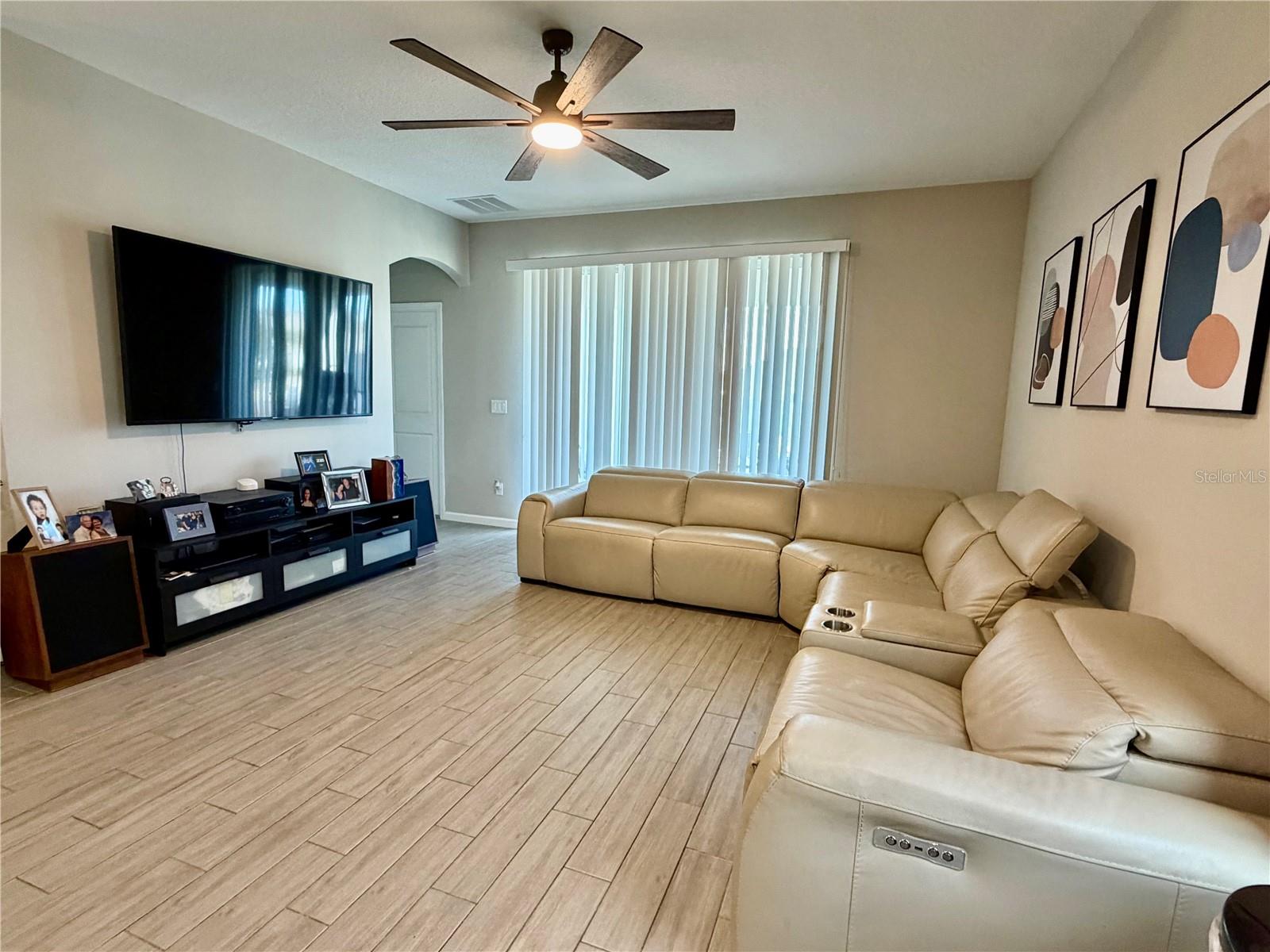 Image 17 of 44 For 1073 Chelan Falls Drive