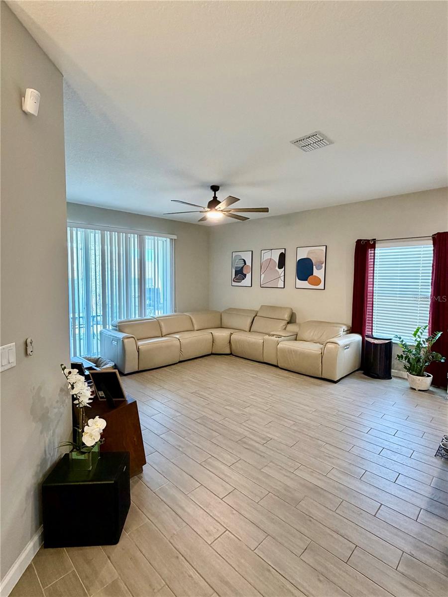 Image 19 of 44 For 1073 Chelan Falls Drive