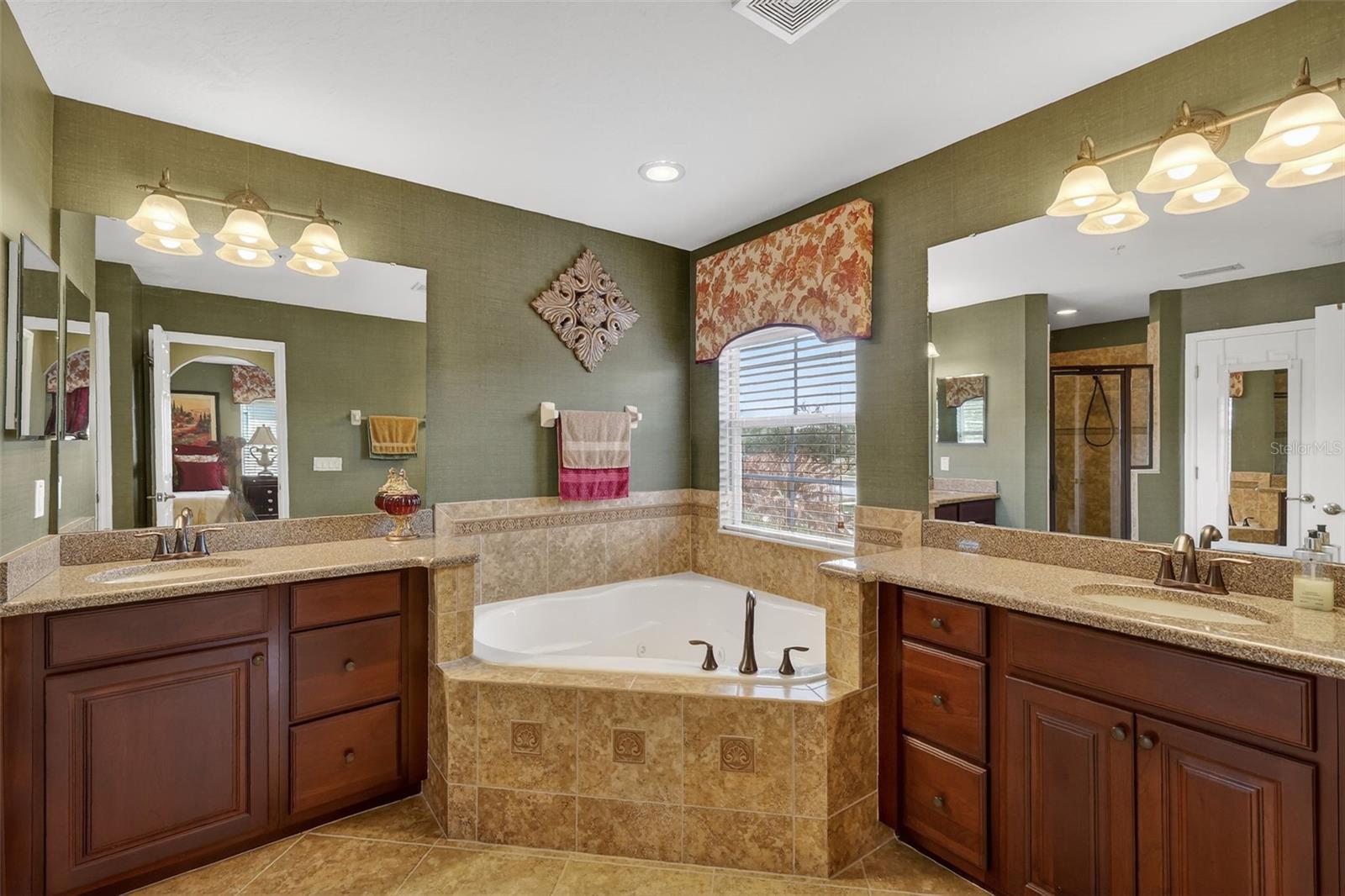 Image 32 of 41 For 237 White Dogwood Lane