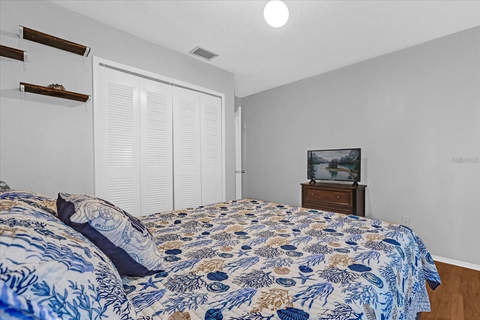 Image 15 of 33 For 705 Northlake Drive 705