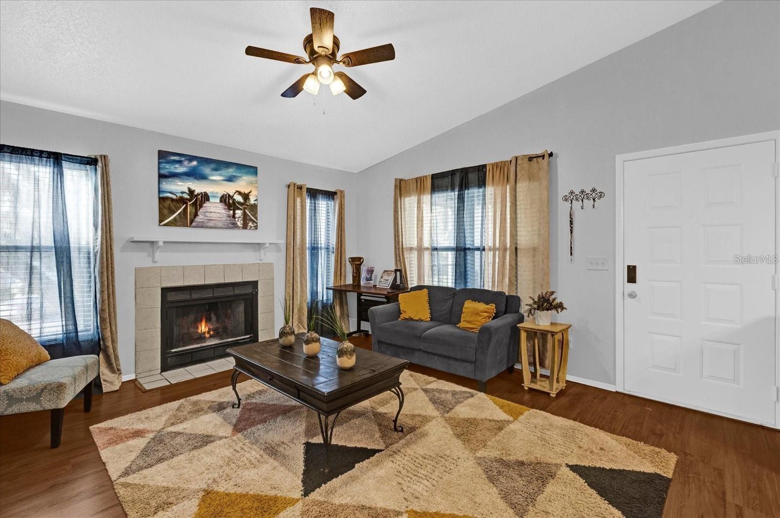 Image 7 of 33 For 705 Northlake Drive 705