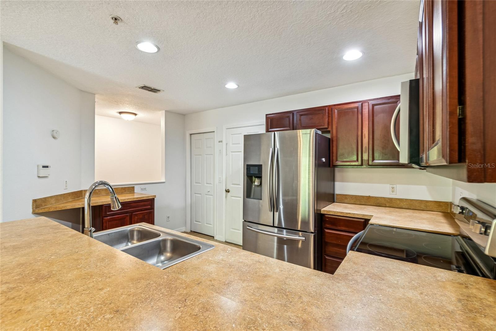 Image 10 of 45 For 113 Glowing Peace Lane 97