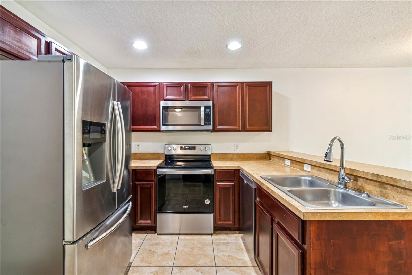 Image 11 of 45 For 113 Glowing Peace Lane 97