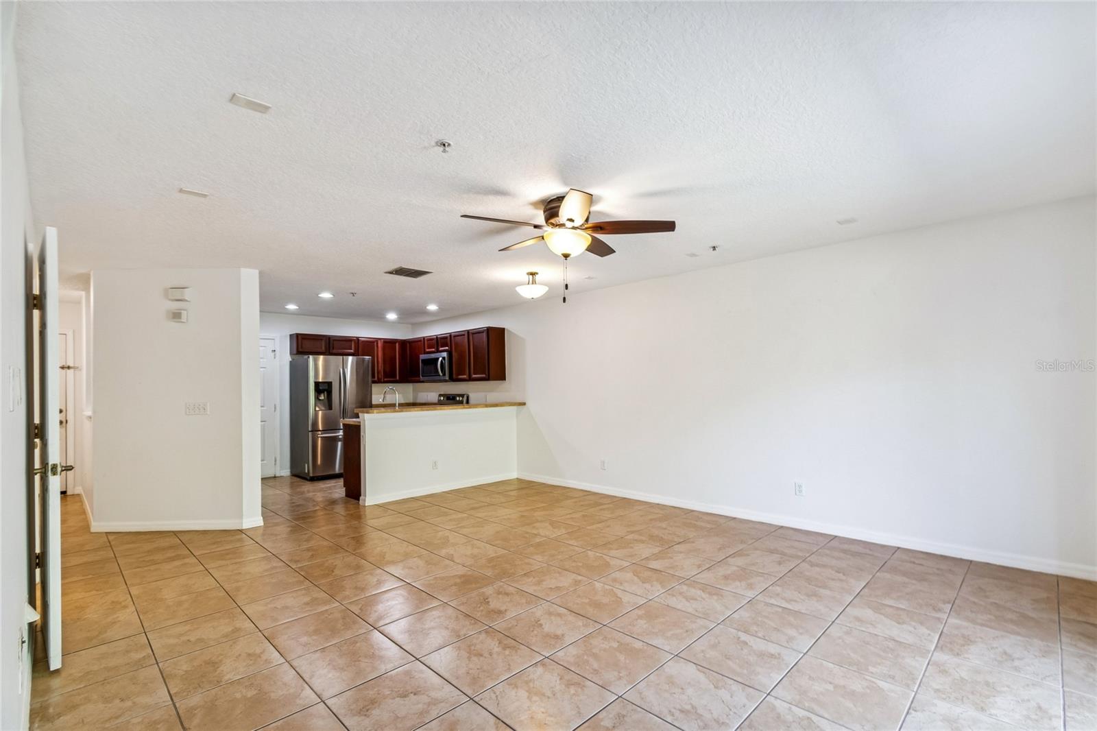 Image 5 of 45 For 113 Glowing Peace Lane 97