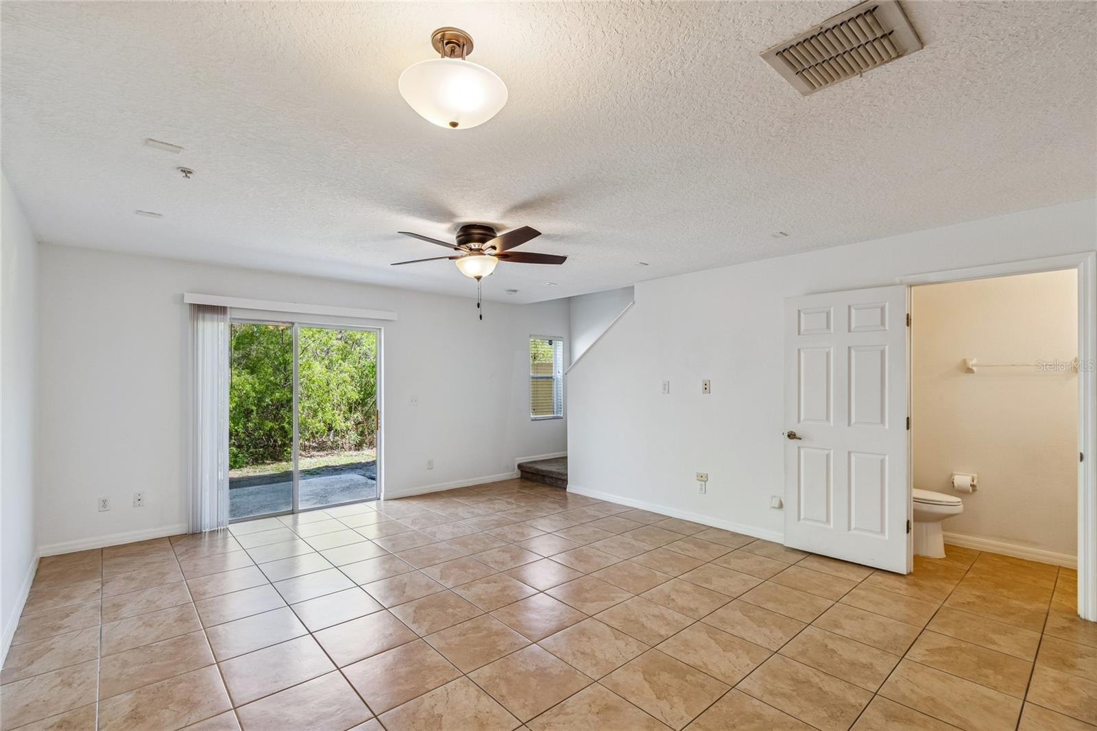 Image 7 of 45 For 113 Glowing Peace Lane 97