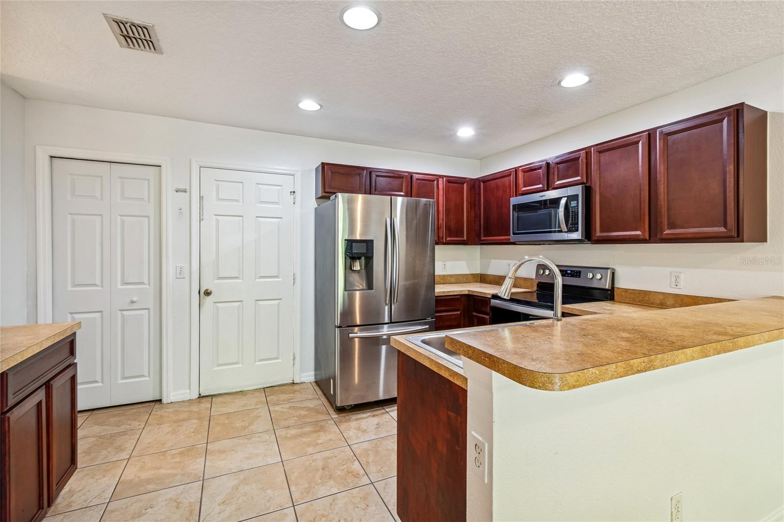 Image 9 of 45 For 113 Glowing Peace Lane 97