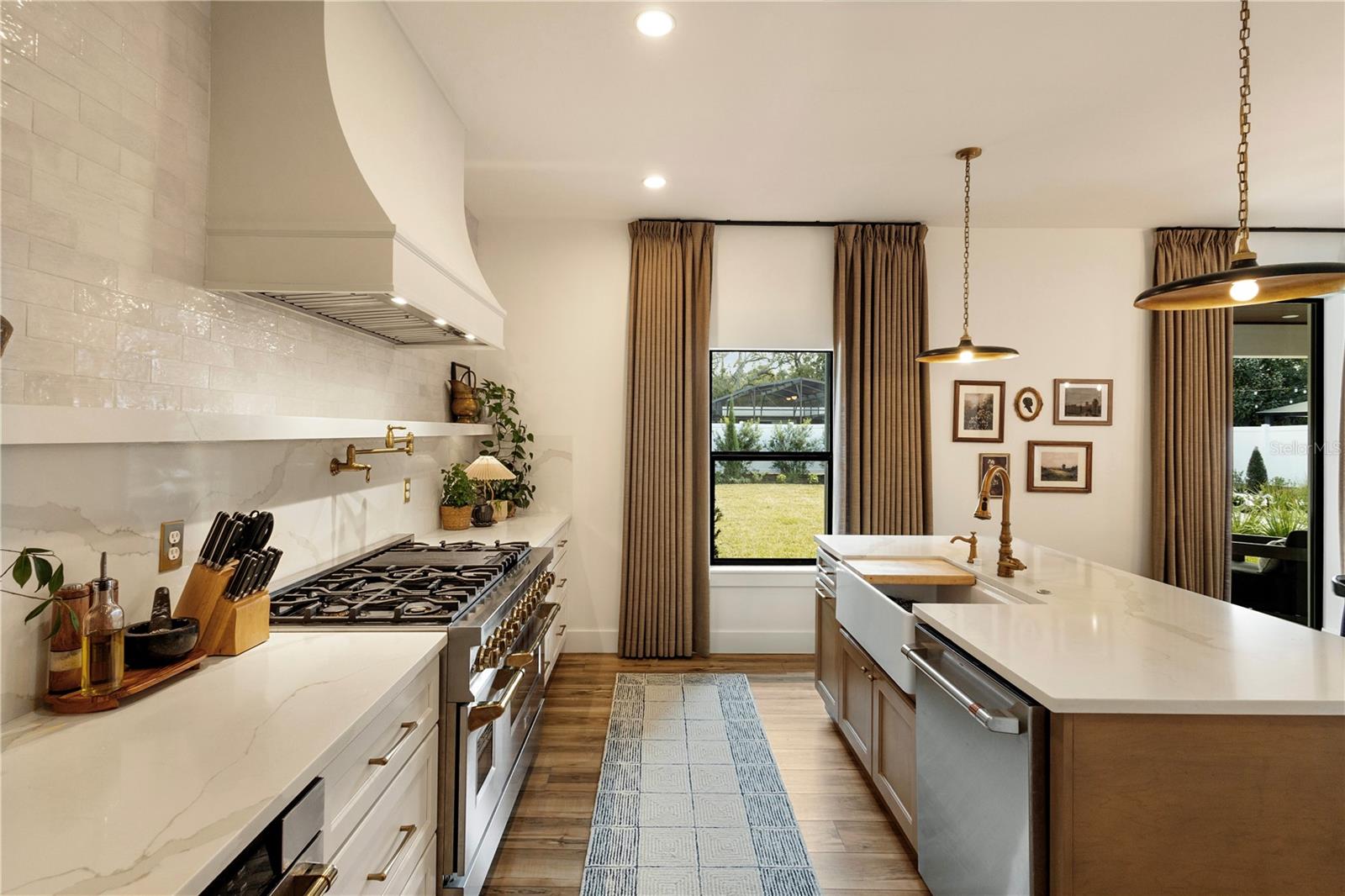 Image 16 of 51 For 2454 Brookshire Avenue