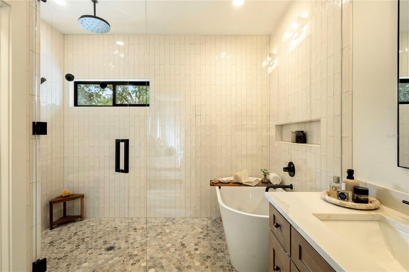 Image 39 of 51 For 2454 Brookshire Avenue