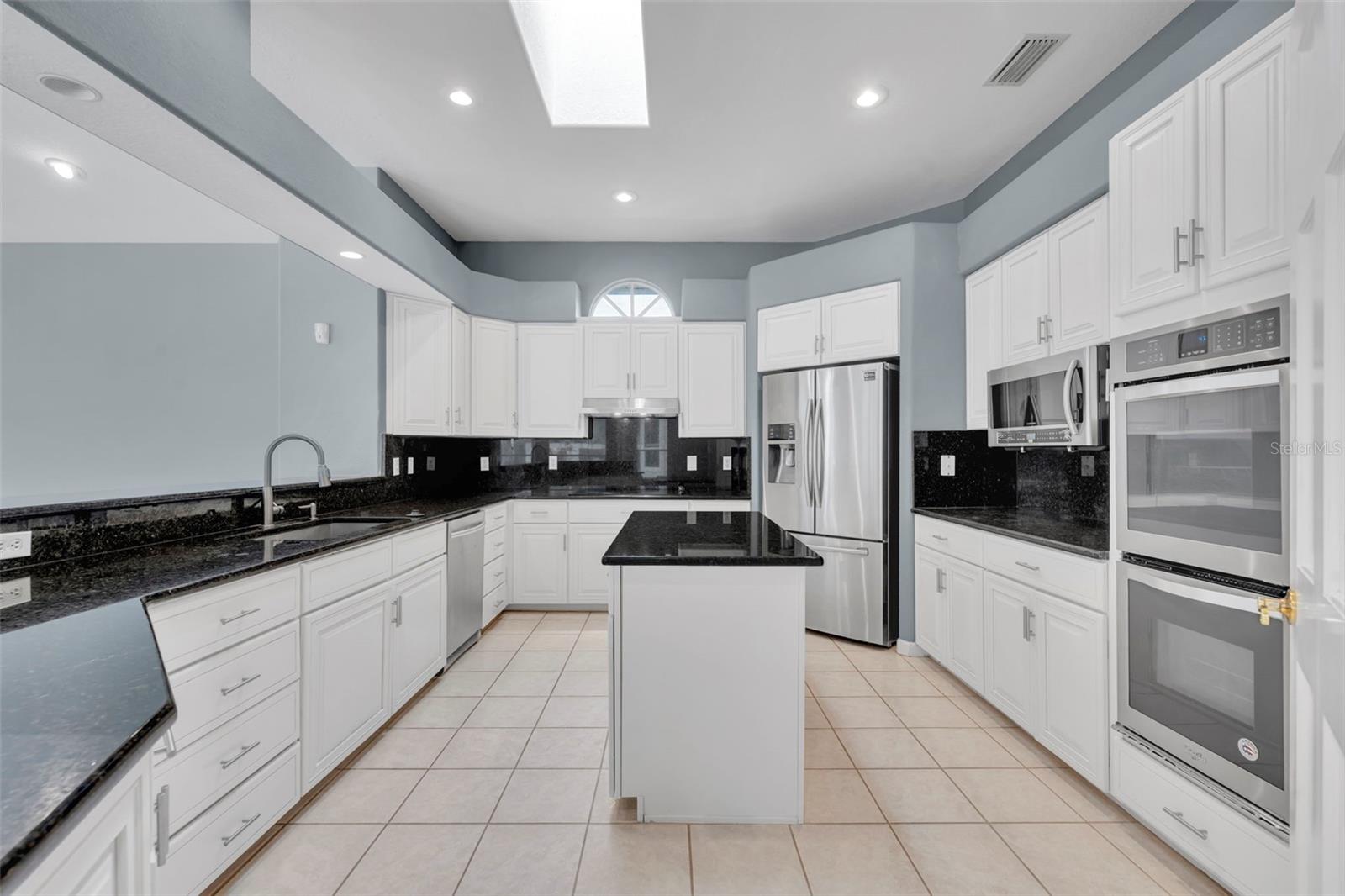 Image 14 of 38 For 330 Tersas Court