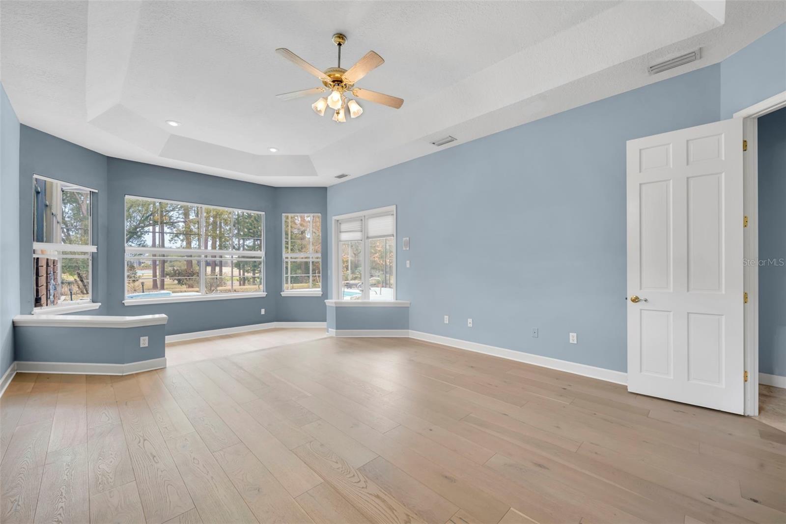 Image 19 of 38 For 330 Tersas Court