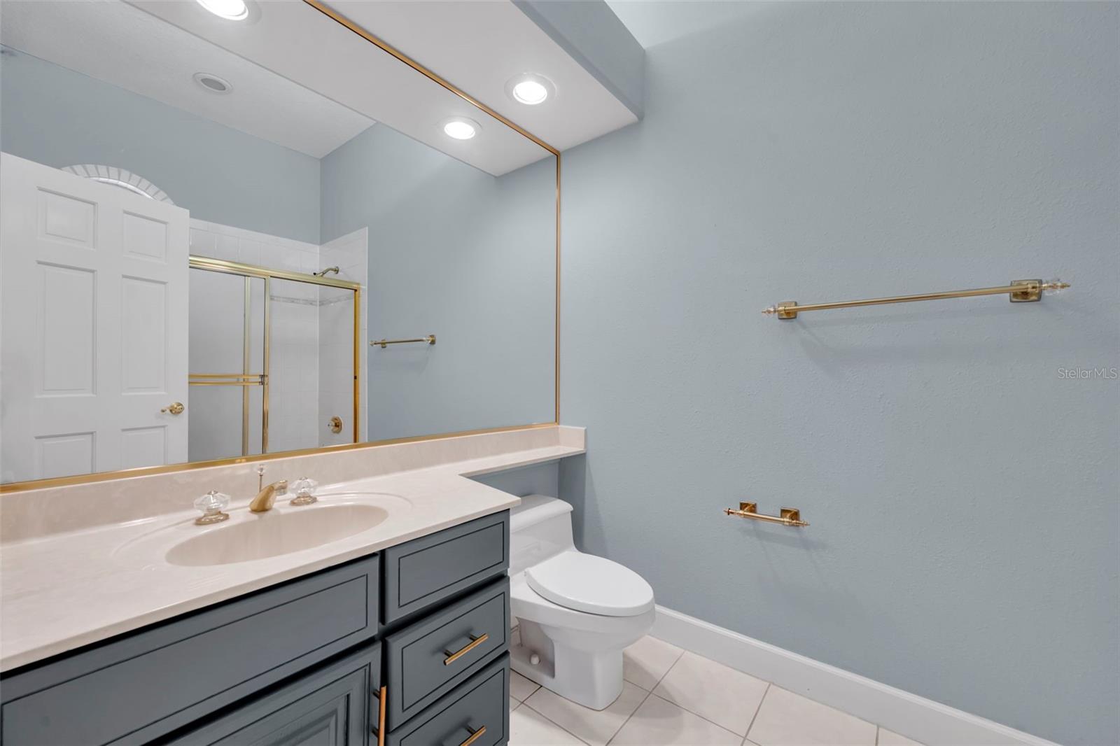 Image 24 of 38 For 330 Tersas Court