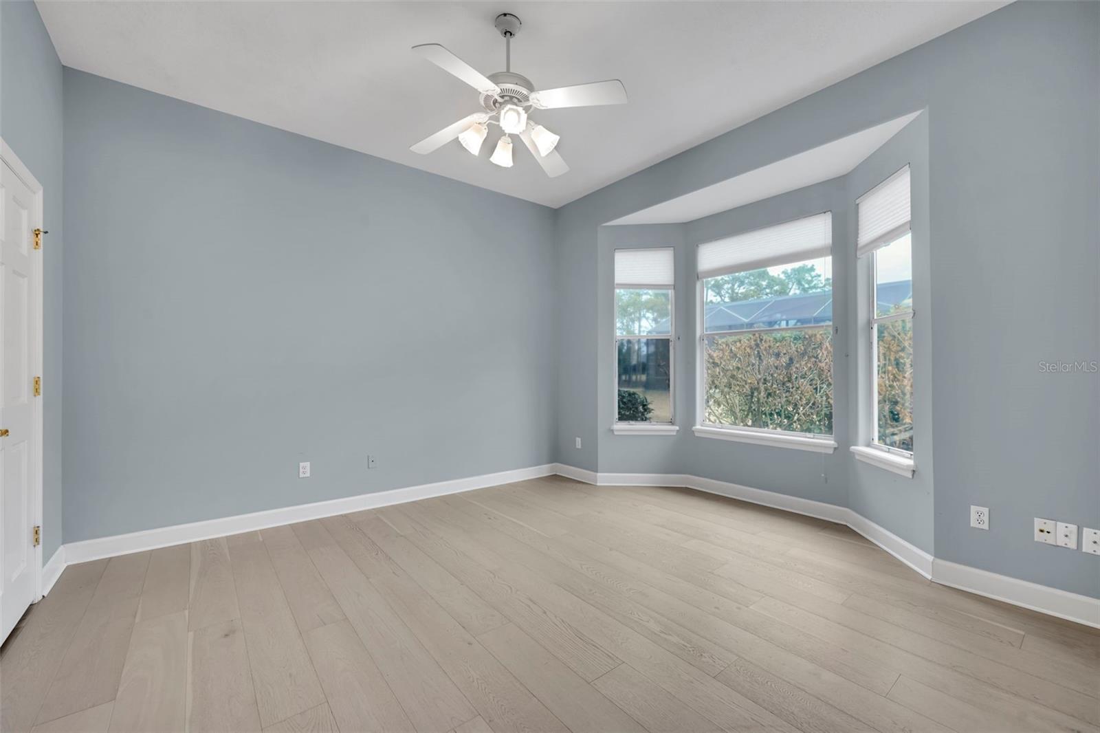 Image 25 of 38 For 330 Tersas Court