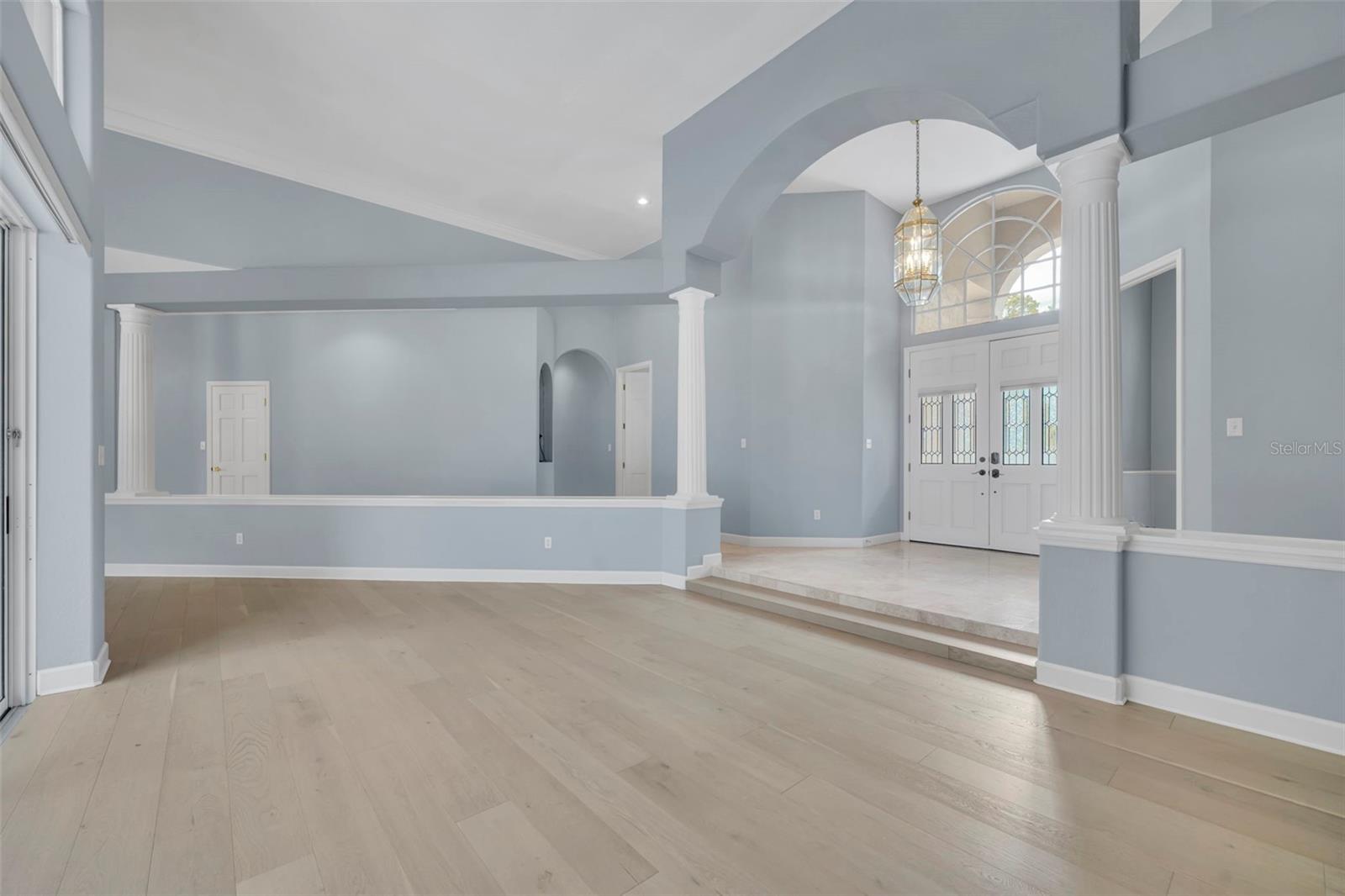 Image 4 of 38 For 330 Tersas Court