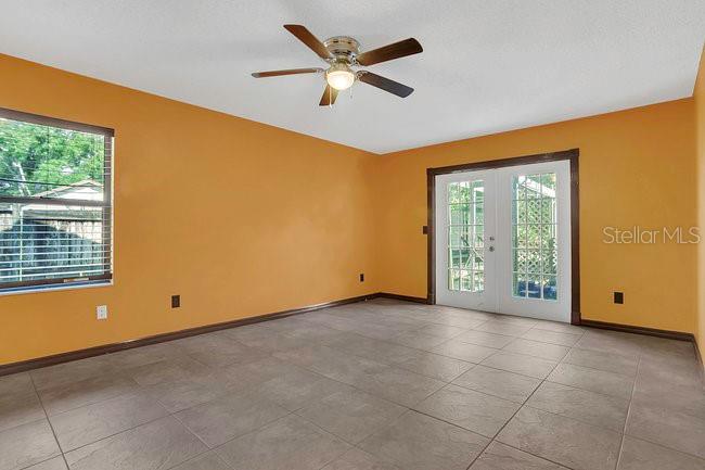 Image 15 of 41 For 9319 Woodbreeze Boulevard