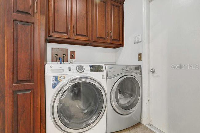 Image 23 of 41 For 9319 Woodbreeze Boulevard