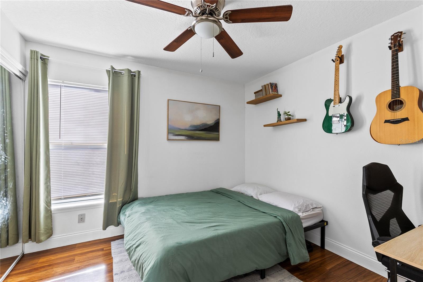 Image 14 of 29 For 421 Horizon Drive