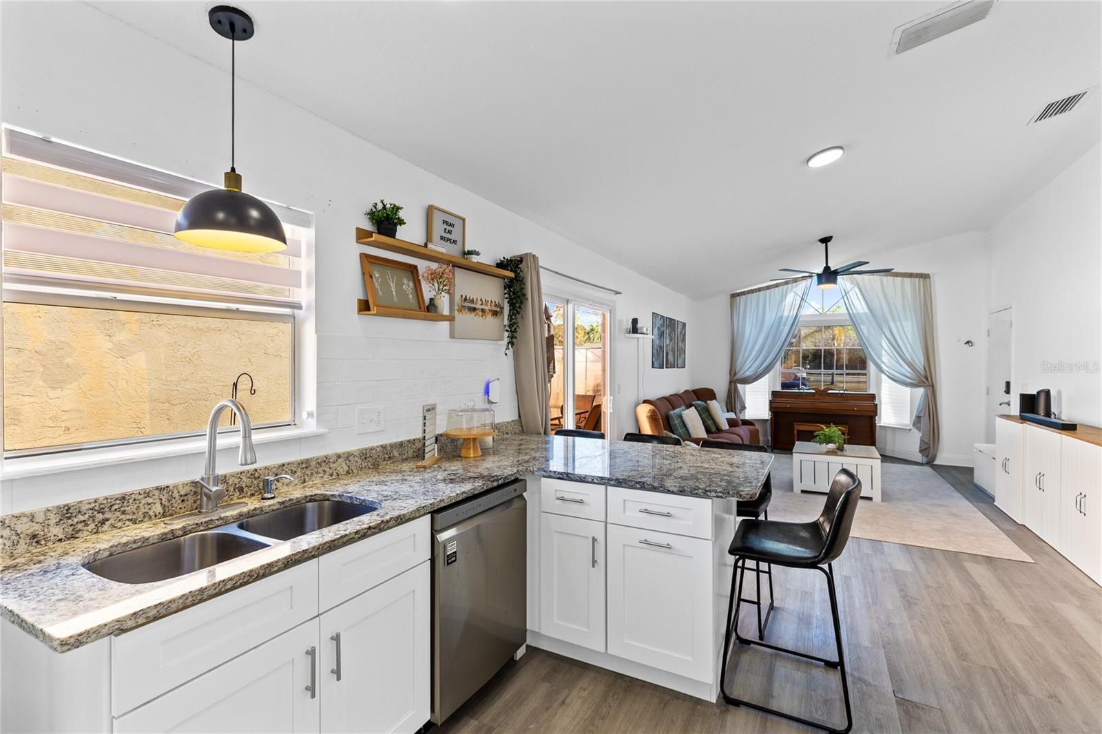 Image 6 of 29 For 421 Horizon Drive