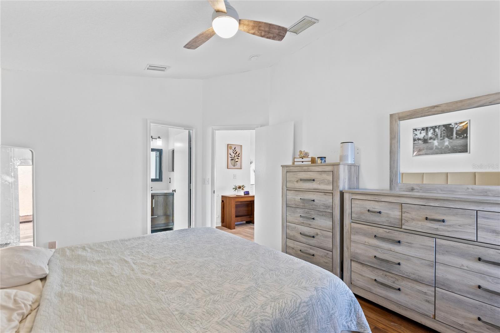 Image 8 of 29 For 421 Horizon Drive