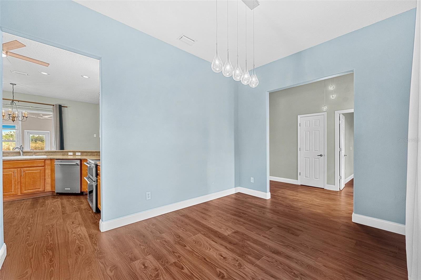 Image 19 of 76 For 1305 Pemberton Trail