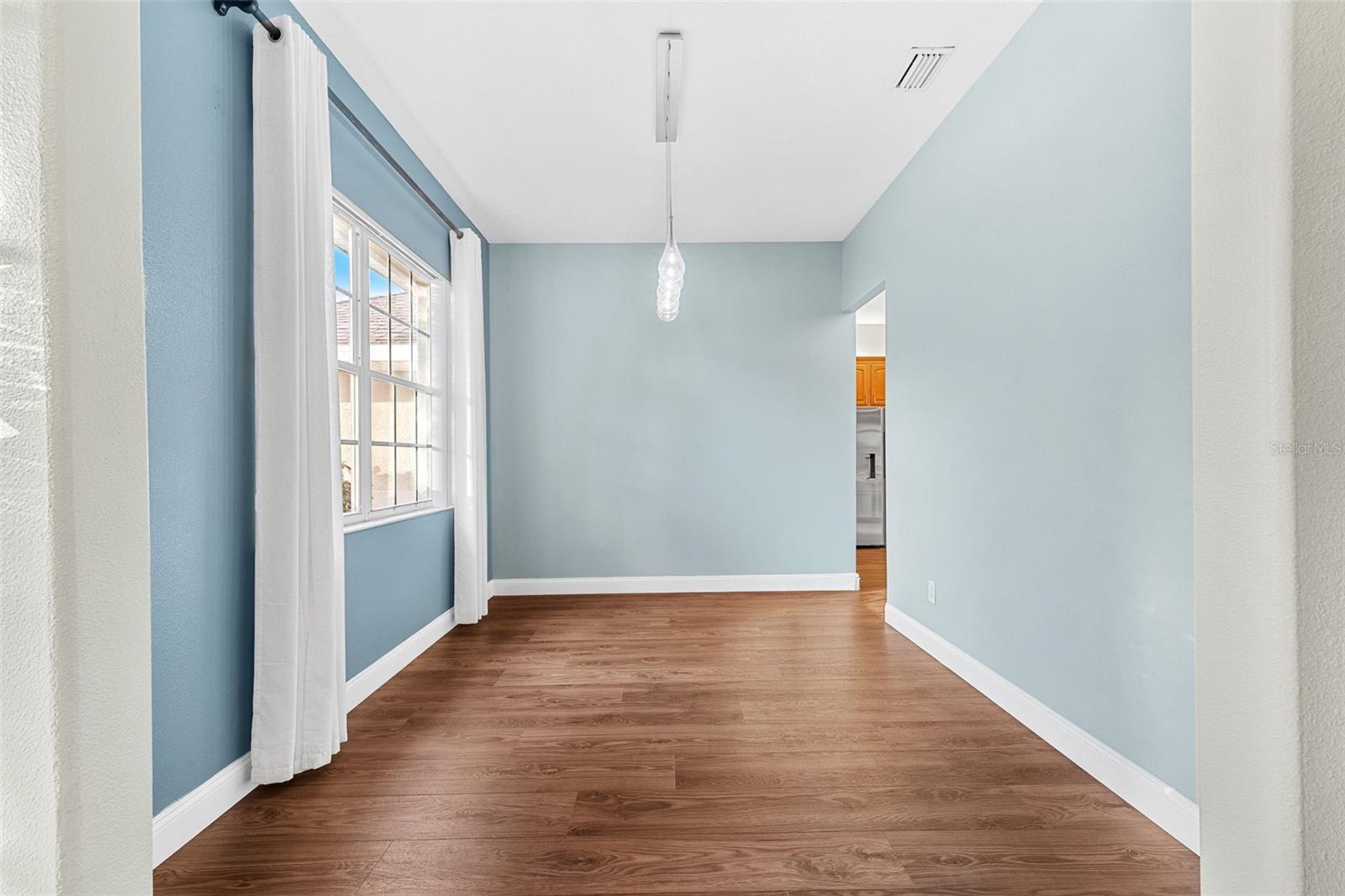 Image 22 of 76 For 1305 Pemberton Trail