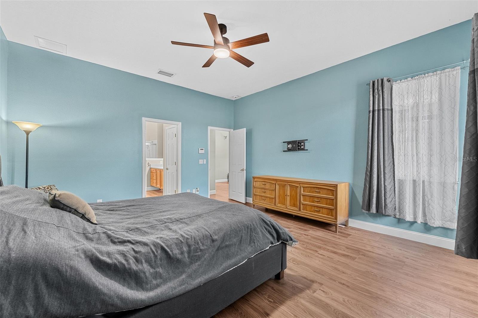 Image 25 of 76 For 1305 Pemberton Trail