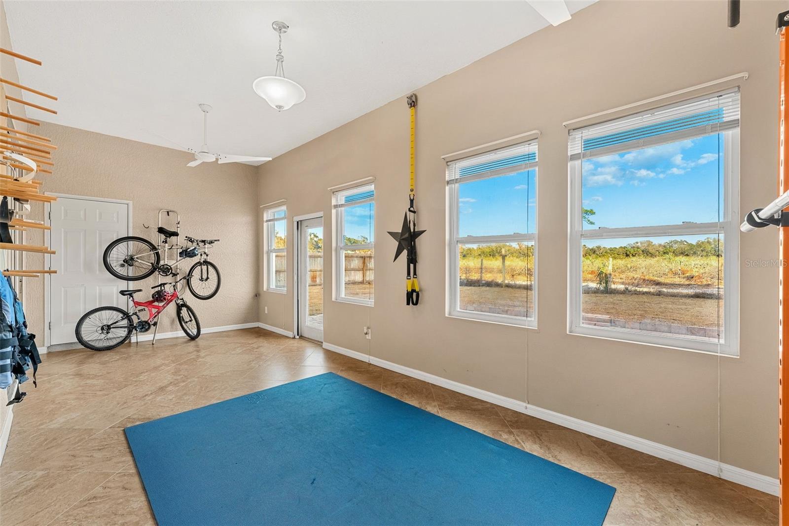 Image 42 of 76 For 1305 Pemberton Trail