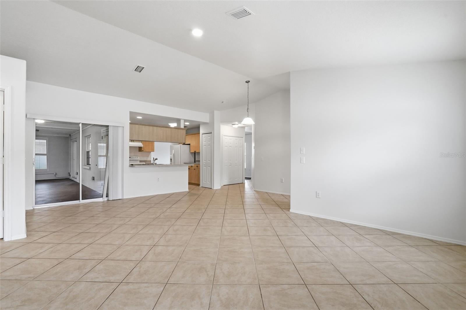 Image 19 of 39 For 3502 49th Avenue E