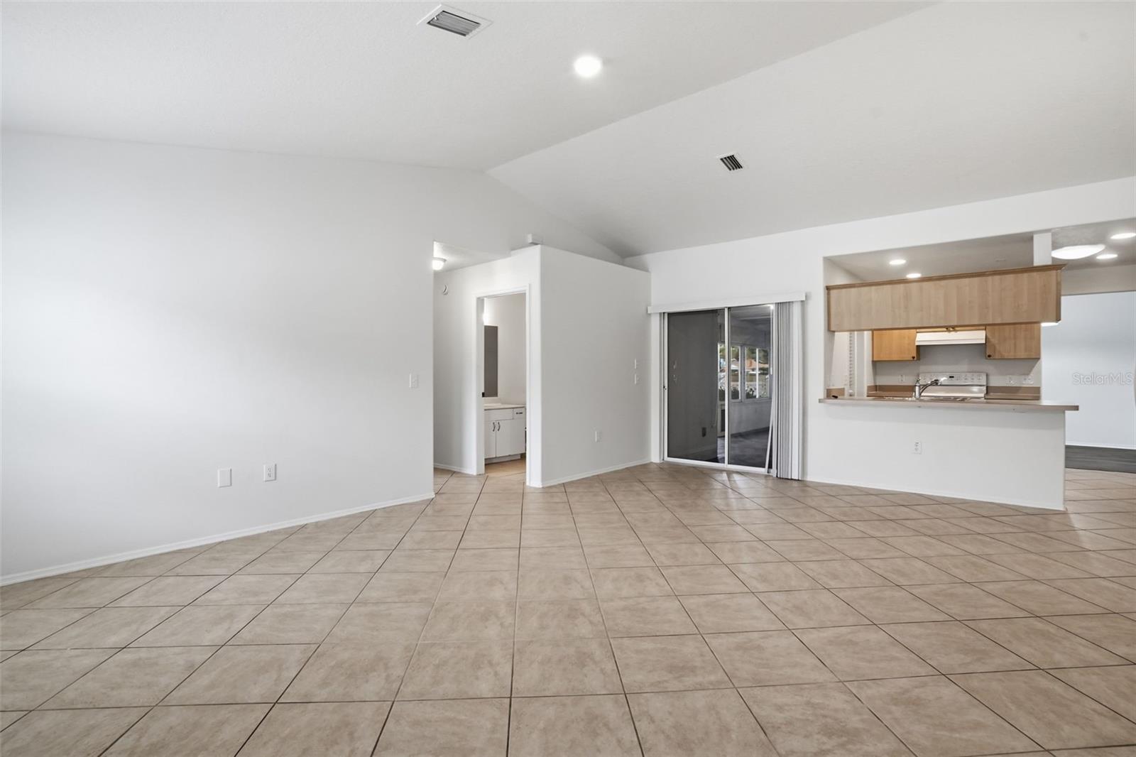 Image 20 of 39 For 3502 49th Avenue E