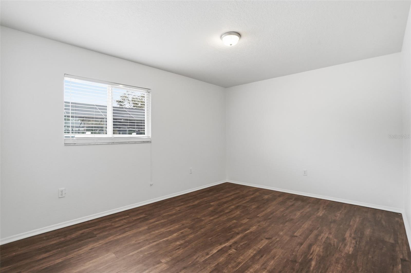 Image 21 of 39 For 3502 49th Avenue E