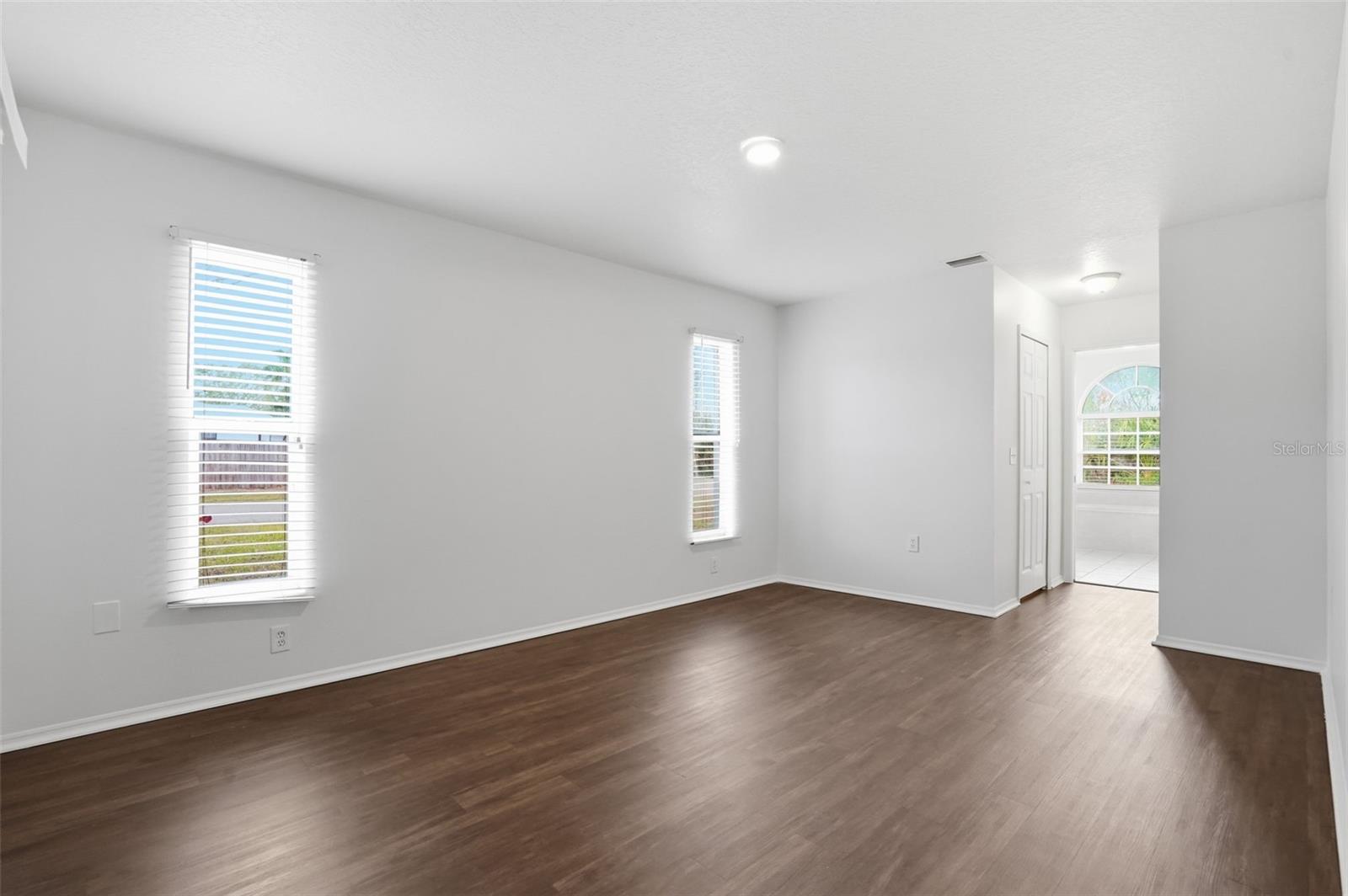 Image 25 of 39 For 3502 49th Avenue E