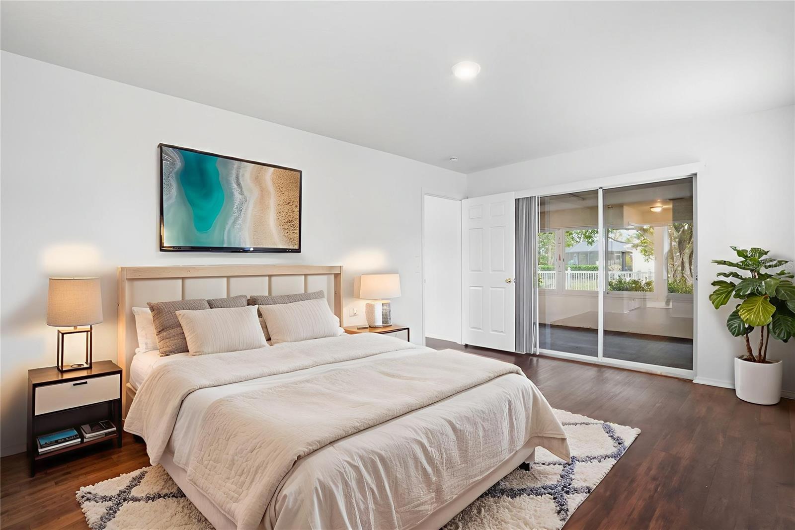 Image 7 of 39 For 3502 49th Avenue E